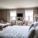 Lebeaubylivingroom Otel 3*