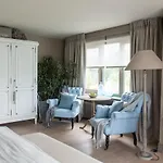 Lebeaubylivingroom 酒店 3*