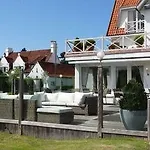 Otel Lebeaubylivingroom 3*