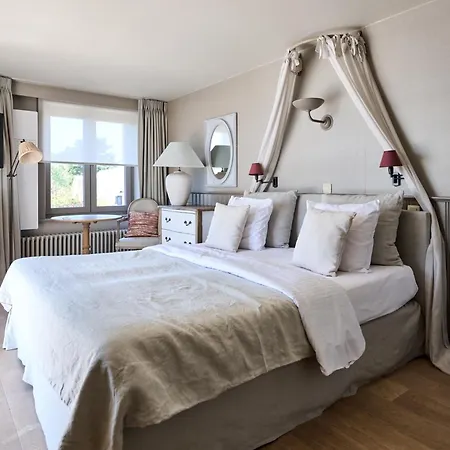Hotel Lebeaubylivingroom Knokke-Heist