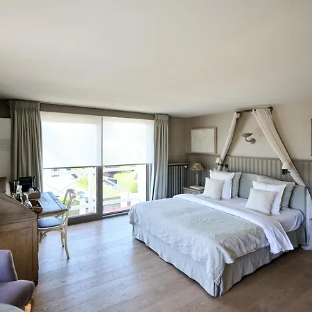 Lebeaubylivingroom