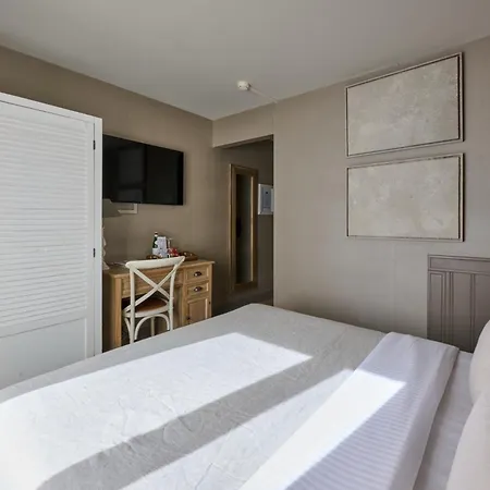 Hotel Lebeaubylivingroom