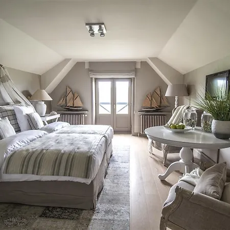 Hotel Lebeaubylivingroom Knokke-Heist