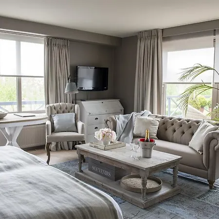 Hotel Lebeaubylivingroom Knokke-Heist