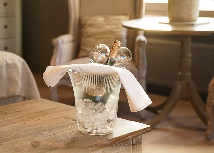 Hotel Lebeaubylivingroom