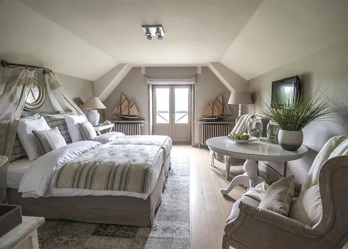 Hotel Lebeaubylivingroom Knokke-Heist